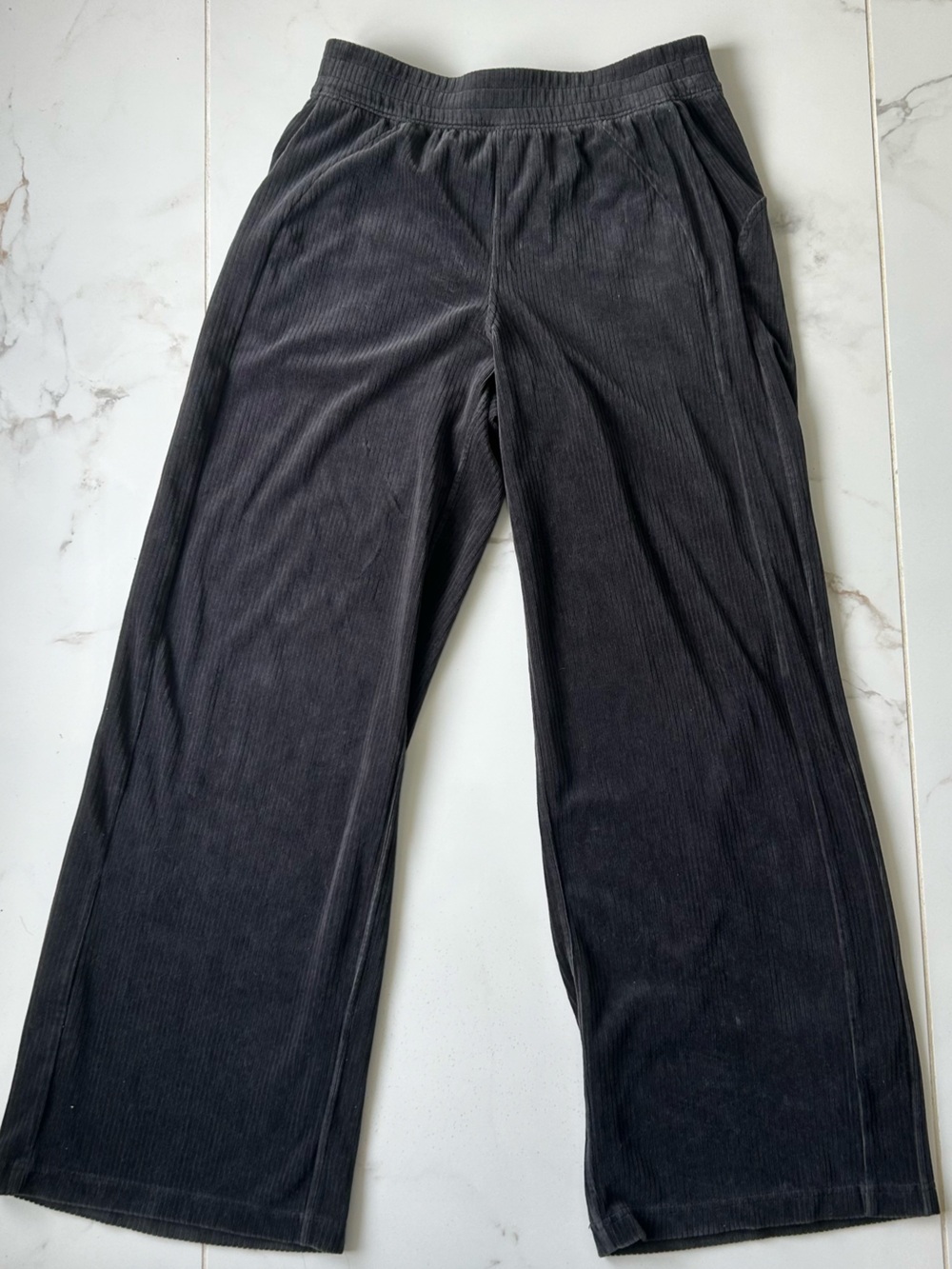 Lululemon Women's Scuba Mid Rise Wide Leg Pants Velvet Cord